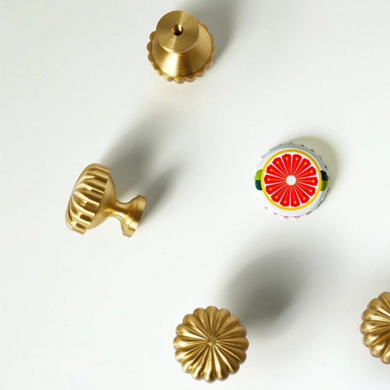 Massiver Messinggriff im europäischen Stil, minimalistischer Schrankgriff, klassischer, leichter Luxus-Schranktürknopf, Schubladengriff – Detail 5