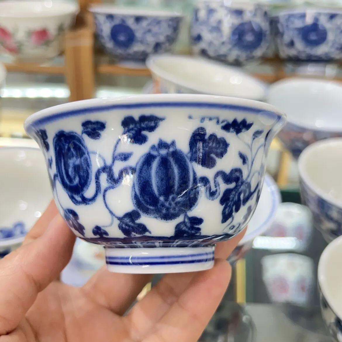 Jingdezhen Blue and White Cup Single Cup Ceramic Cup Set Tea Tasting Cup Interlock Branch Pressure Bottle Tea Cup