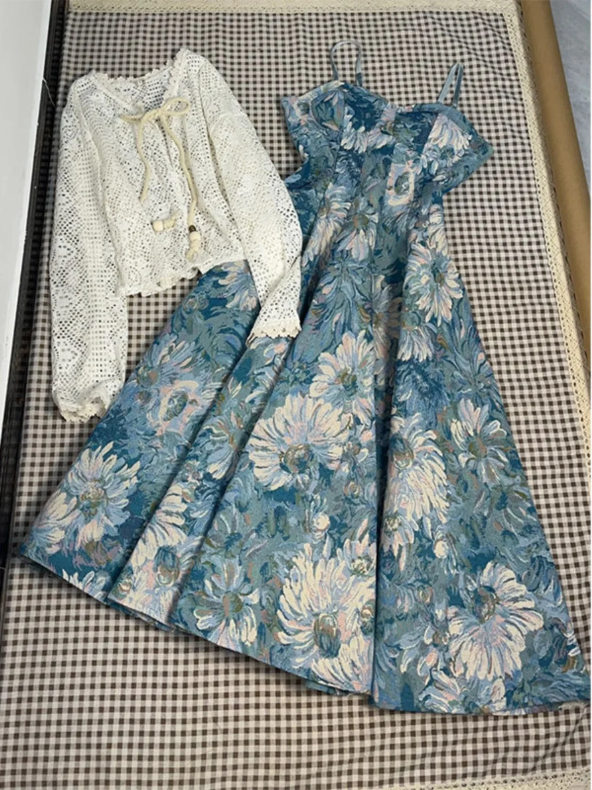 Retro Oil Painting Floral Print Summer New Women's Dress Hollow out Knitted Sweater Design A-Line Skirt Style Casual Wear