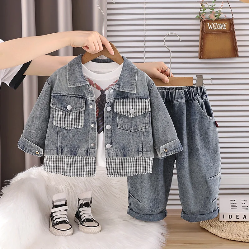 set-autunnale-per-bambini-2026-nuovo-abbigliamento-primaverile-per-bambini-giacca-in-denim-con-tasche-t-shirt-pantaloni-3-pezzi