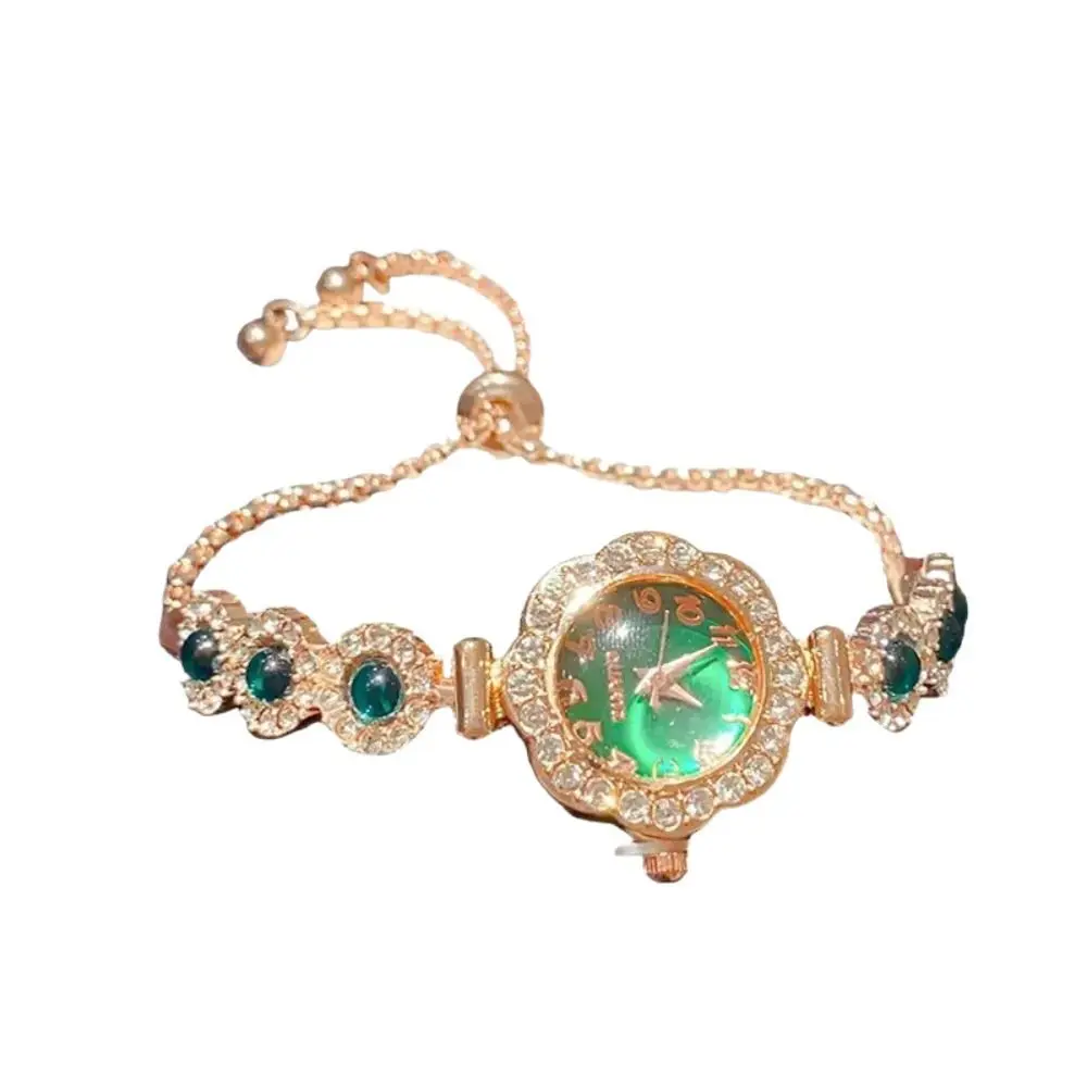 Elegant Women's Bracelet Watch Pull Type Portable Ladies Business Watches Simple Exquisite Rhinestone Quartz Watch Daily Use