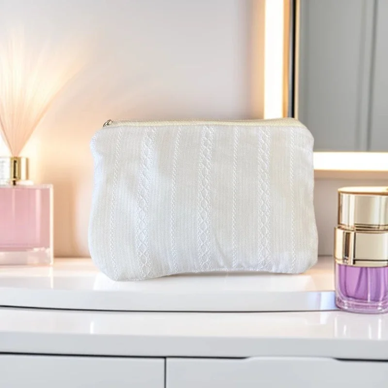 

Kawaii Mini Travel Cosmetic Bag Makeup Lipstick Storage Pouch Earphone Data Cable Storage Bag Purse Sanitary Napkins Storage Bag