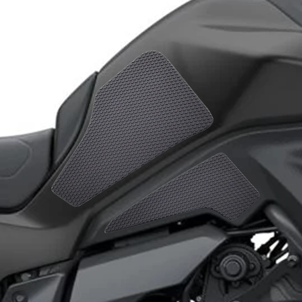 

Для Yamaha Tracer 7 GT Tracer7 2025 2026 накладка на бак наколенник резиновая защита черный эксклюзивный