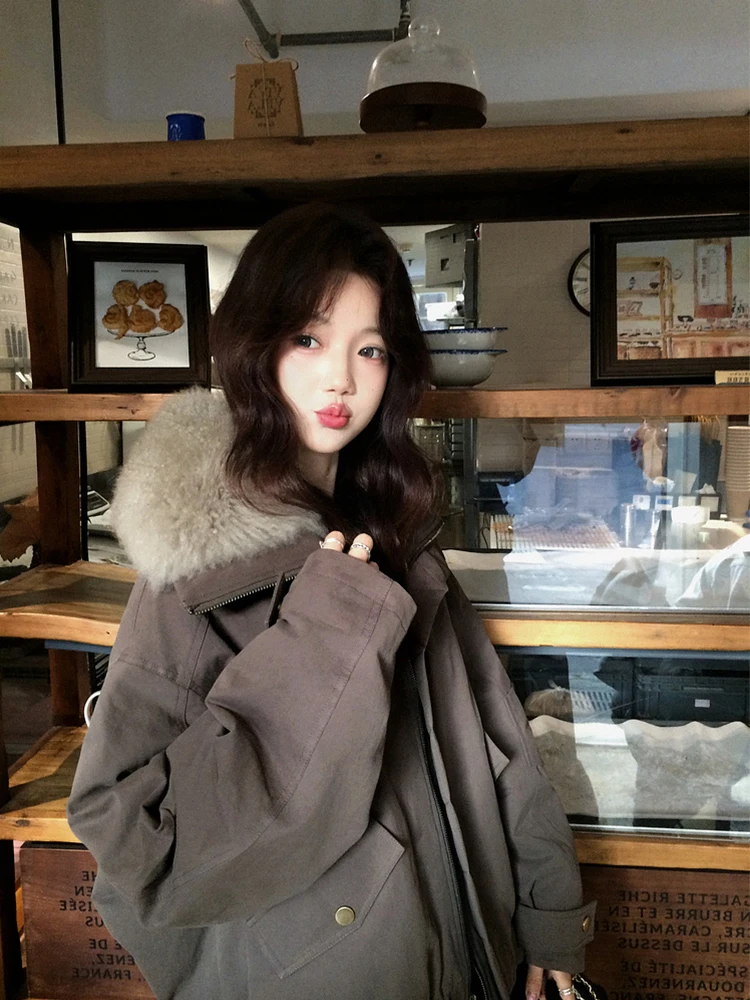 Casaco Parka Feminino Retro com Gola de Lã, Aquecido e Confortável, Comprimento Longo, Fechamento com Zíper
