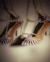 Sharp fork, straight buckle with rhinestone high heels, women's summer new sexy slim heel fairy style sandals