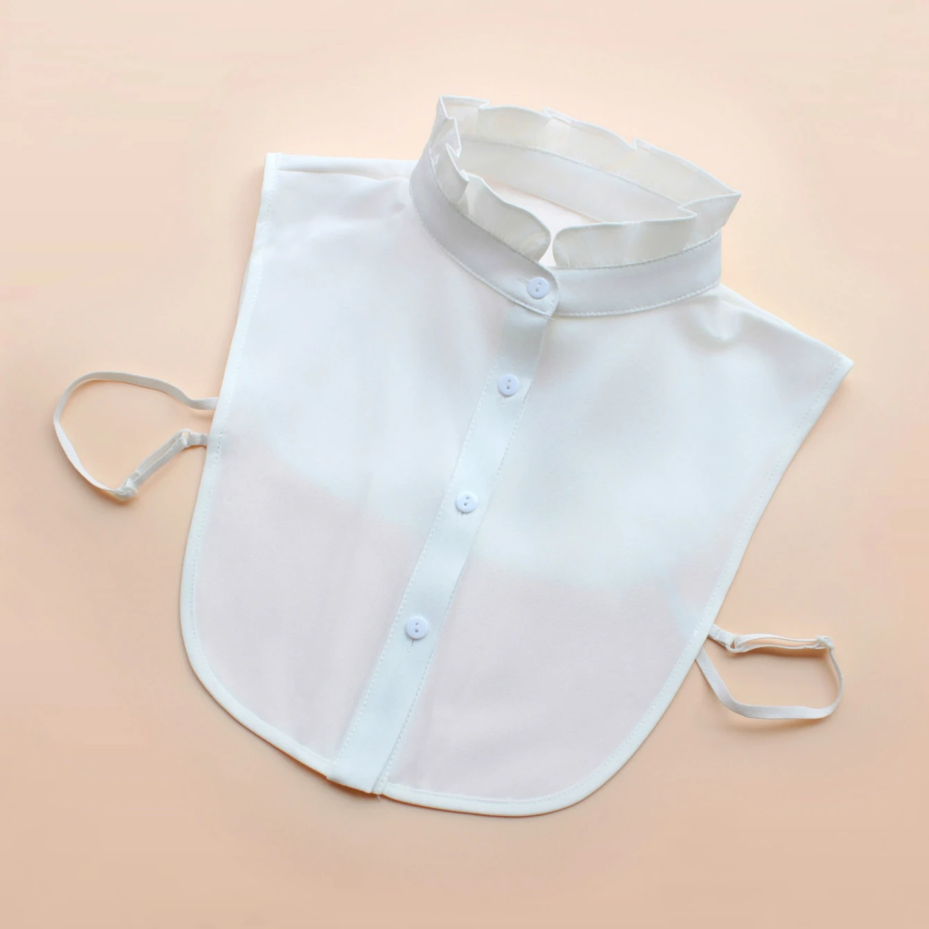 Stand-up collar ruffled false collar. Fashionable and versatile adjustable false collar. Simple white shirt collar design. Elega