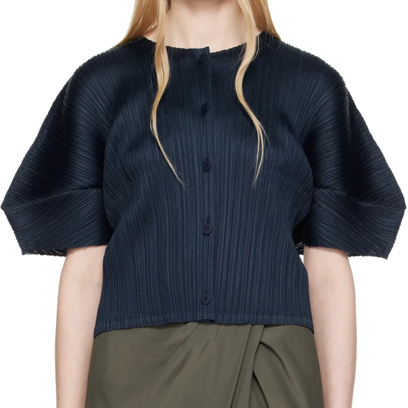 

Pleated Round Neck Short Sleeves Single Breasted Shirt Button Fastening