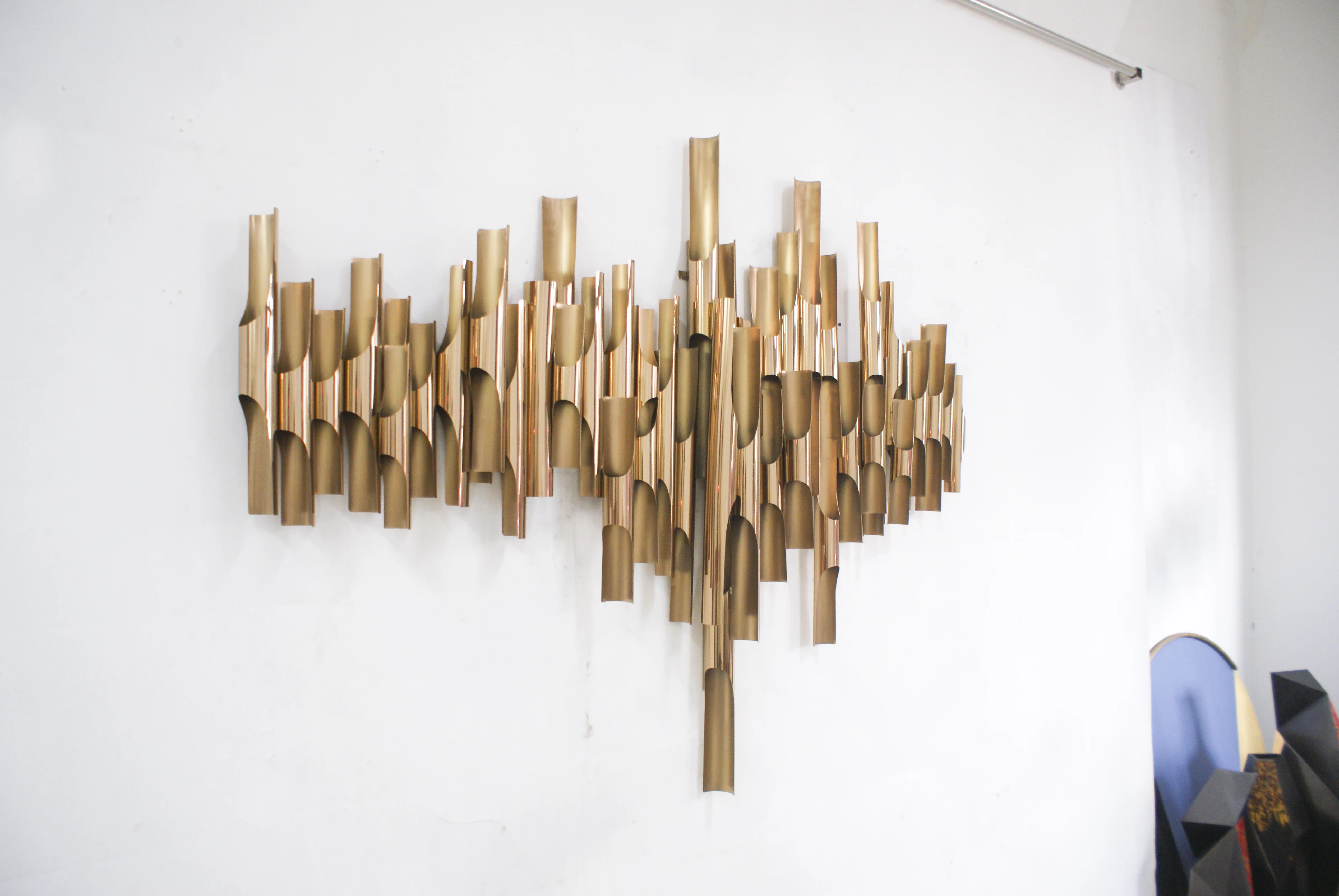 

Уникальный роскошный металлический настенный декор из нержавеющей стали с высоким качественным большим современным дизайном, индивидуальными цветами и размером