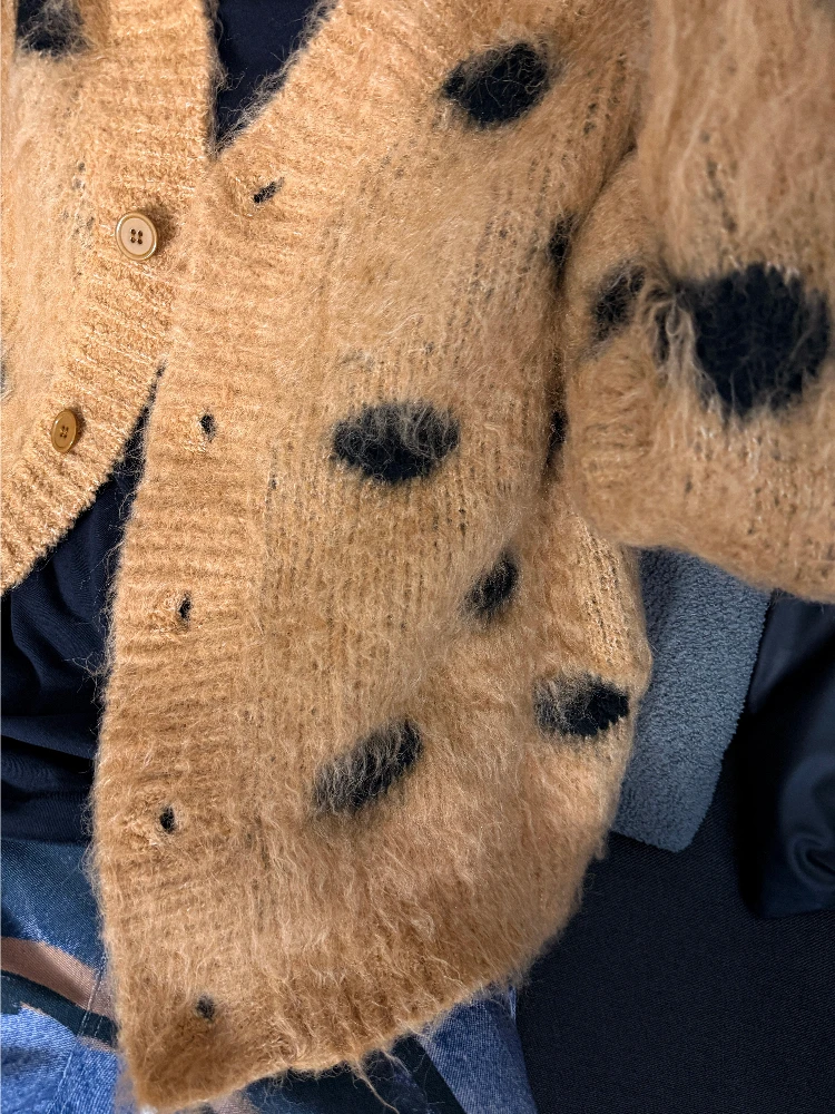 موضة سترة معاطف 2025 الخريف جديد زوجين الرجعية ليوبارد طباعة الدافئة سترة مشغولة من الصوف اللون مطابقة طويلة الأكمام شيك تريكو #3