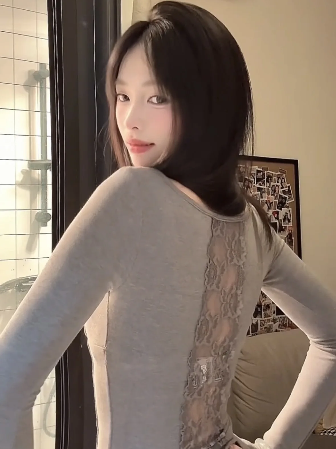 Camiseta Longa Feminina de Renda Americana Retrô com Detalhes em Fibone, Top Sexy e Slimming para Outono e Inverno, Estilo Coreano