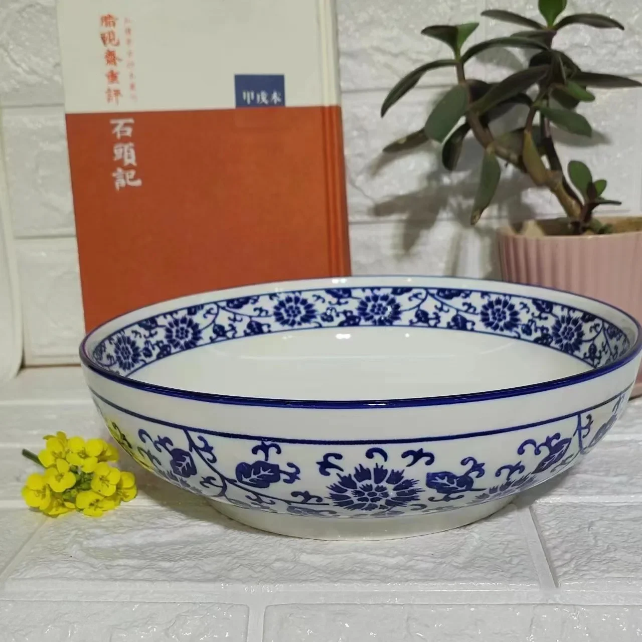 2 pcs 9 Inch Underglaze Blue and White Porcelain Large Soup Bowls, Retro Ceramic Big Noodle Bowl Household Tableware