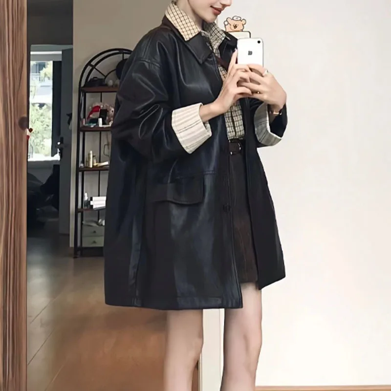 سترة نسائية من الجلد الأسود قصيرة مقاس كبير، نمط عصري رائع، مشاعر أمريكية راقية، نمط جديد مشهور جدًا