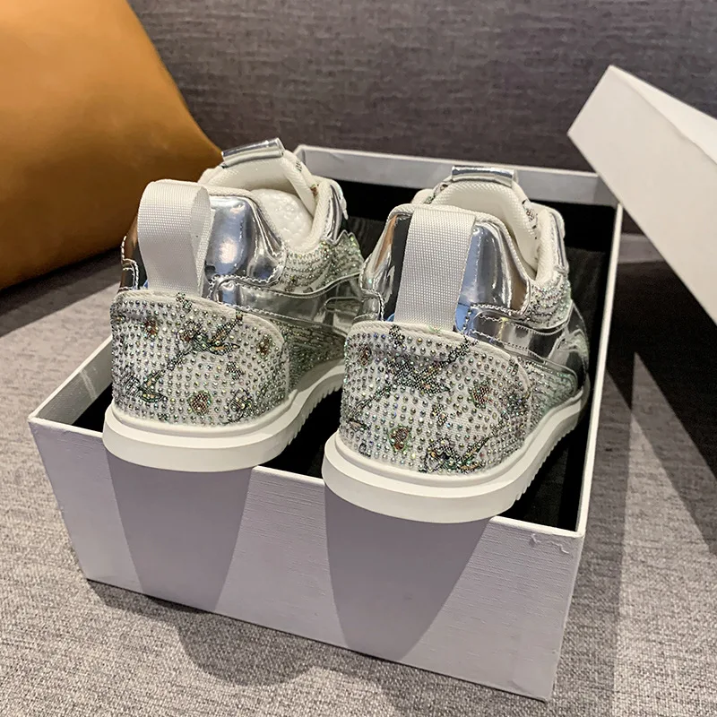 Scarpe da ginnastica da donna 2025 Vendita calda Strass di cristallo antiscivolo di grandi dimensioni 36-46 Scarpe sportive casual traspiranti per le donne