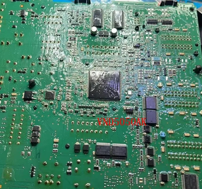 

VND5050AK 308BCM новая и быстрая доставка