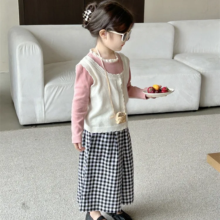 

Childrens Sets Korean Vest 2024 Spring and Autumn New Collection Pit Stripe Base Shirt Camisole Checkered Wide Leg Pants