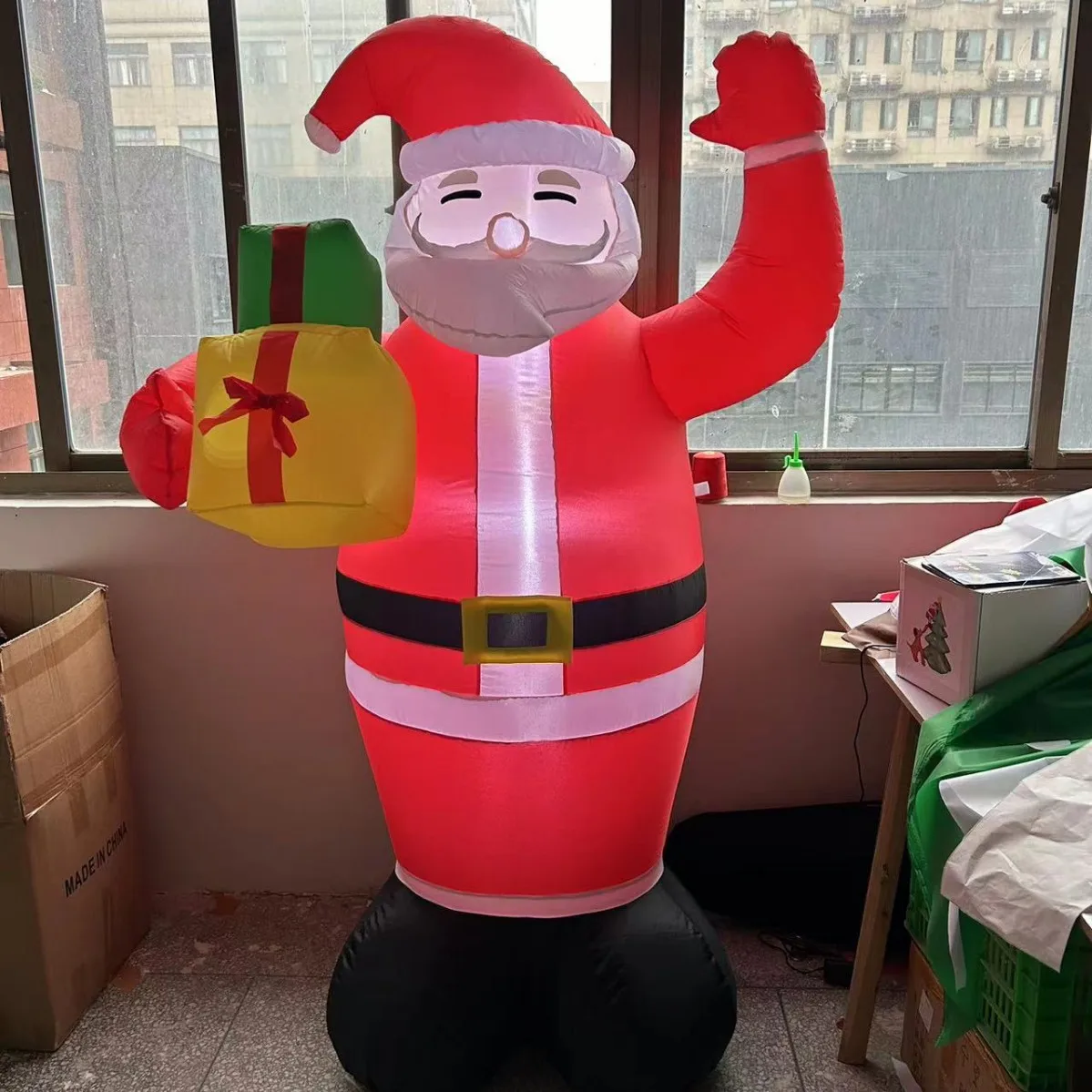 1.8 meters hand rest gift package inflatable Santa LED luminous air mold Santa with gift inflatable air mold