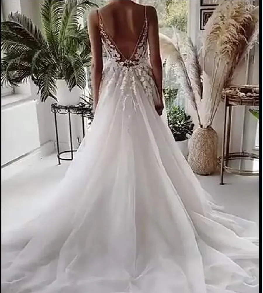 Vestido de novia con apliques de encaje sin espalda para mujer, elegante vestido de novia de lujo sexy, bata de playa, vestido de novia italiano con tirantes finos