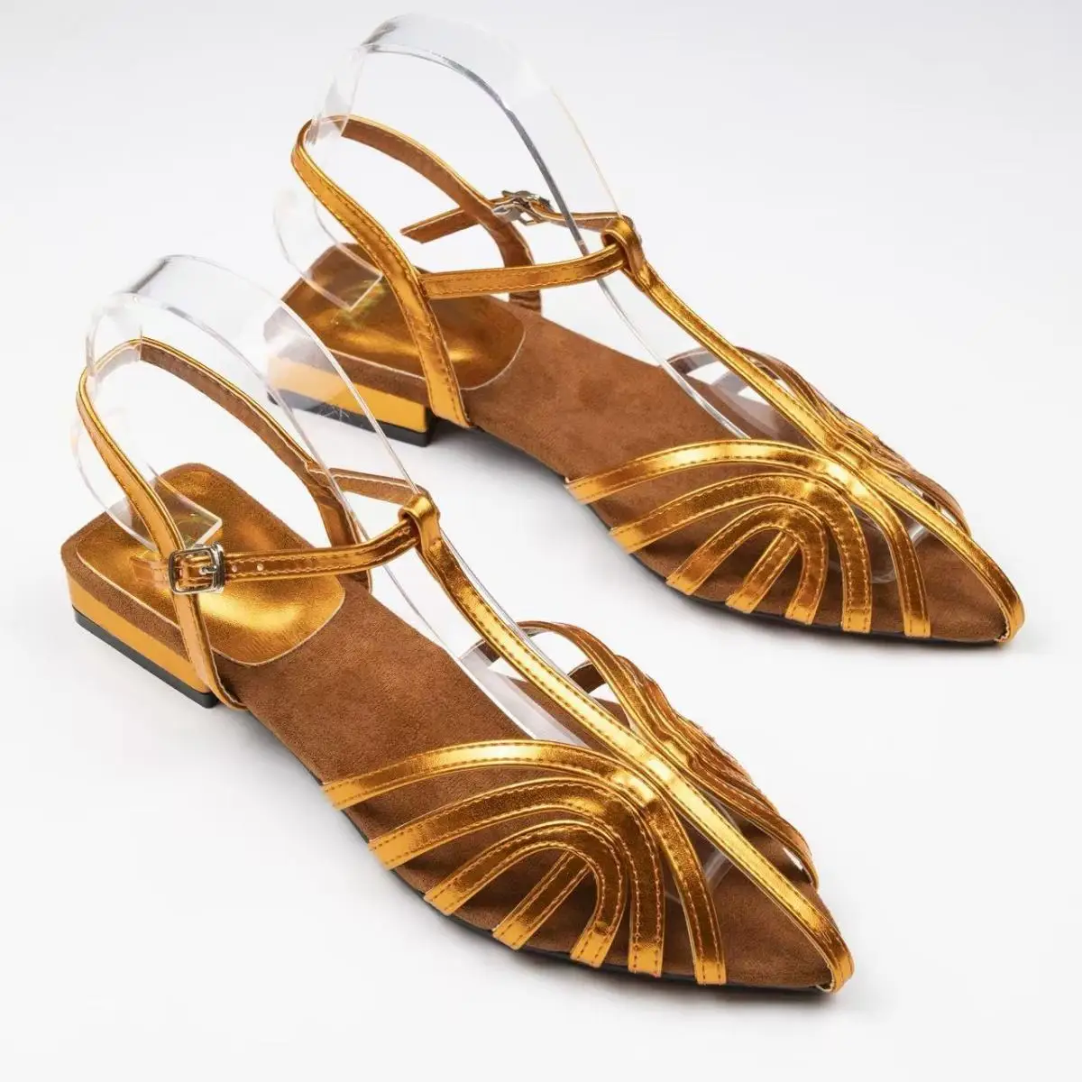 

2026 New Bohemian Pretty Sandals for Women Retro suede leather Hollow comfort Non-slip Summer Women shoes gladiator Sandals