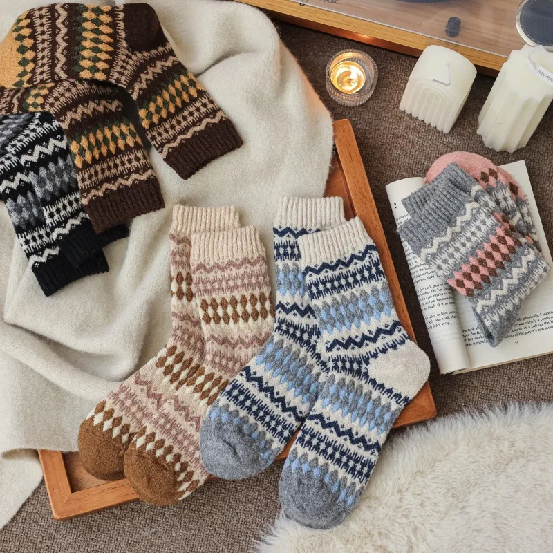 Ladies' Socks New Korean Winter Thickened Warm Wool Socks For Girl Retro Fer Island Plaid Sweet Kawaii Versatile Mid Tube Socks
