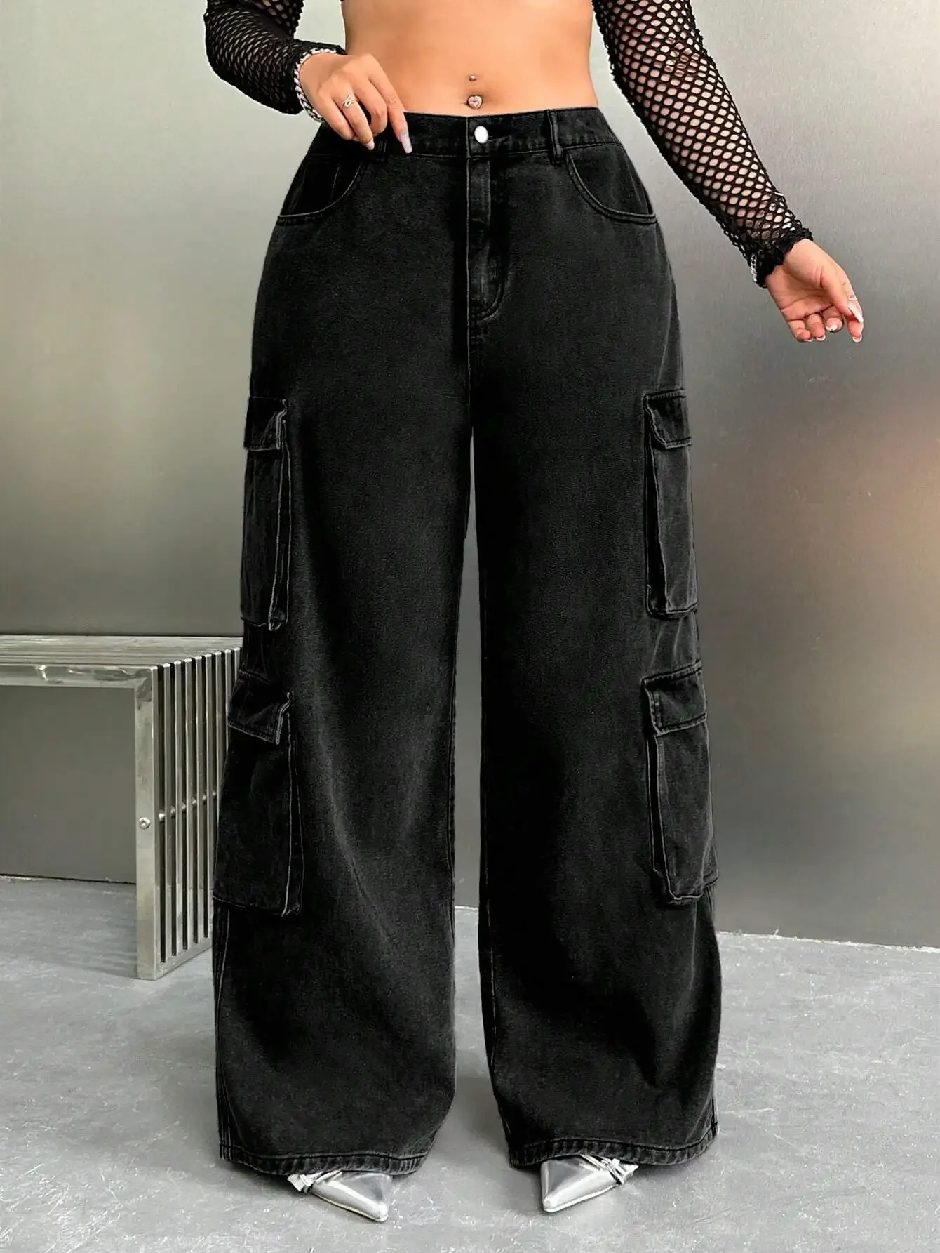 

Women's Loose Black Wide Leg Cargo Jeans with Multiple Pockets, Casual Streetwear Style