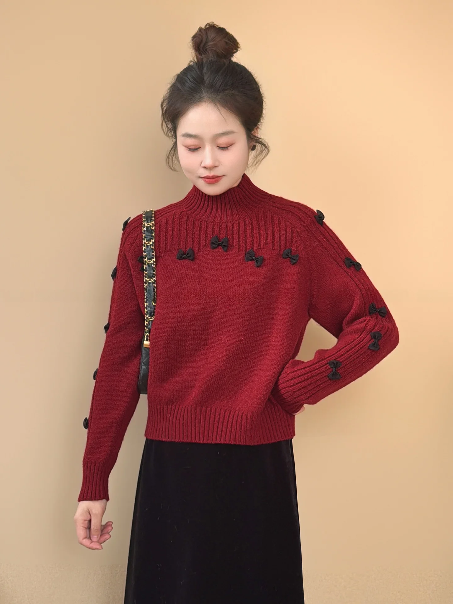 

Красный вязаный свитер из смесовой шерсти с бантом и высоким воротником для женщин: теплая повседневная модная одежда для женщин среднего возраста