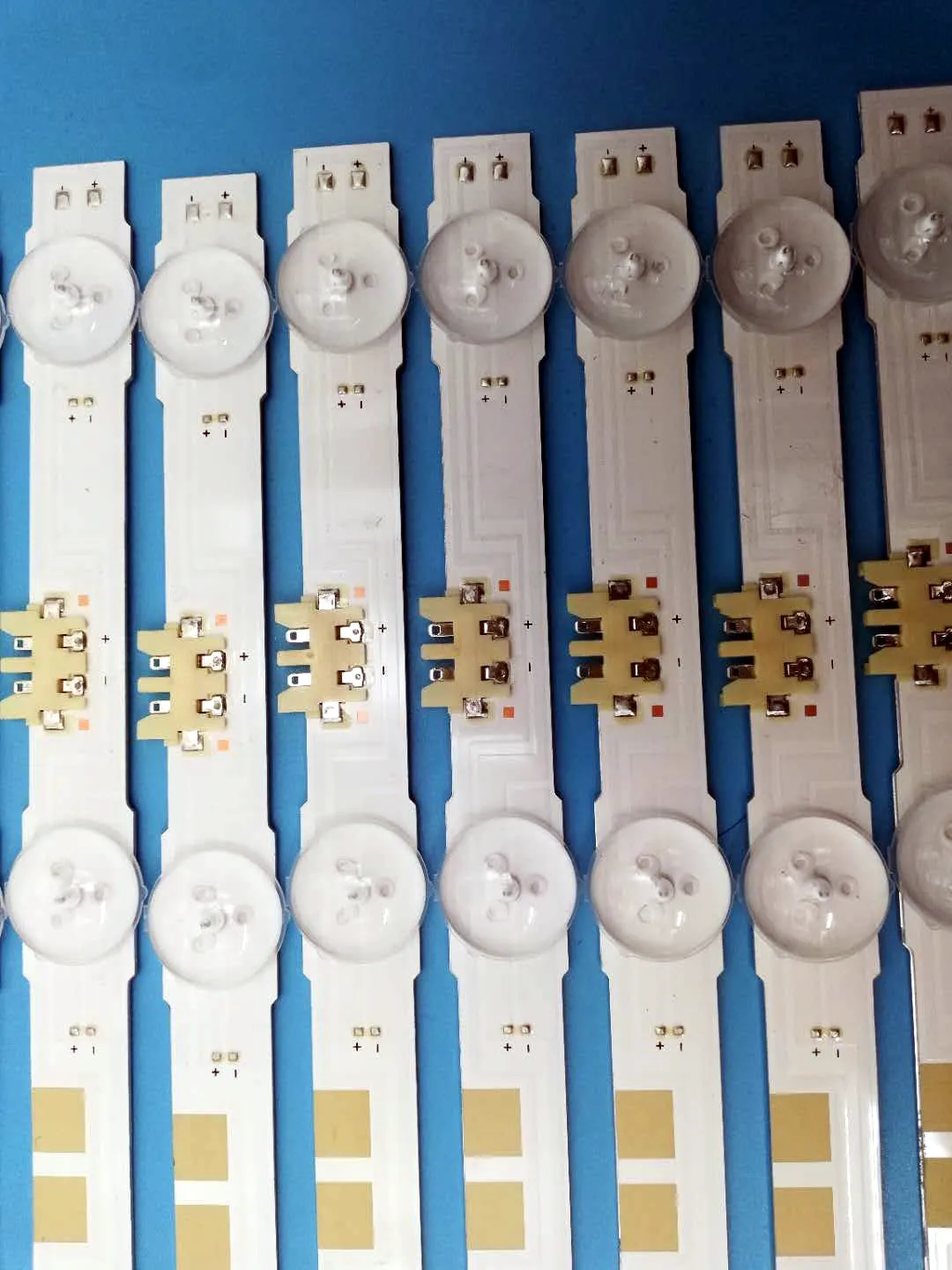 New 6V LED strip for UE55JU6872 UE55JU6872U UE55JU6870 UE55JU6850 UE55JU6850U UA55JS7200J UE55JU6875 UE55JU6875U UE55JS UE55JU