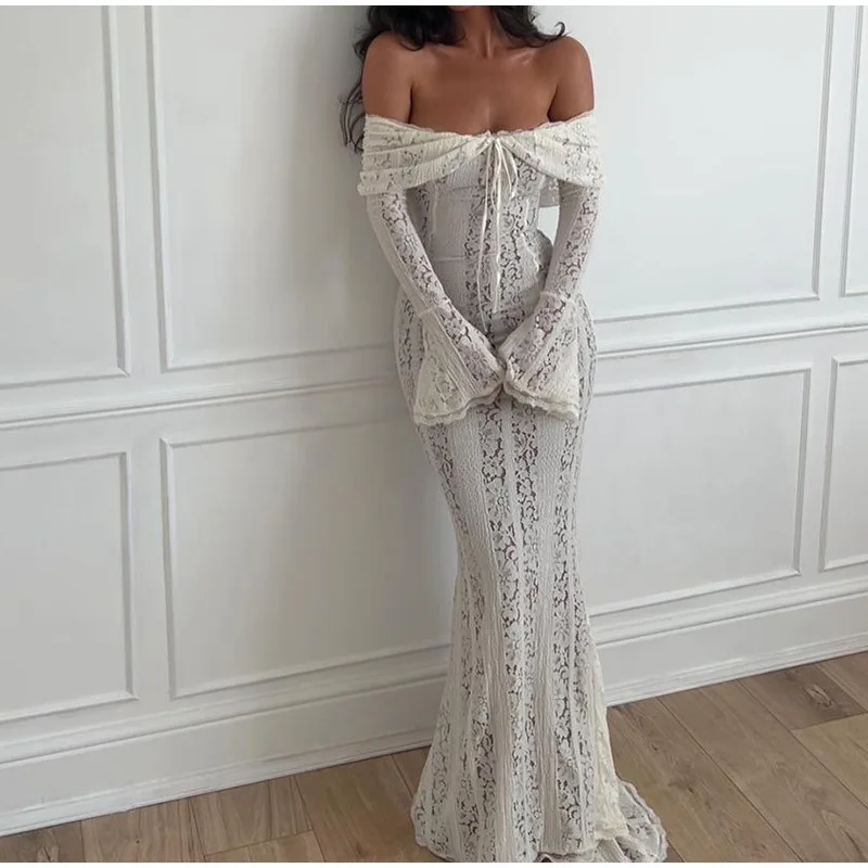 فستان بأكمام واسعة من الدانتيل مع كتف واحد لطيف ومزاج فرنسي، بدون حمالات وحزام الخصر، تنورة طويلة زائدة