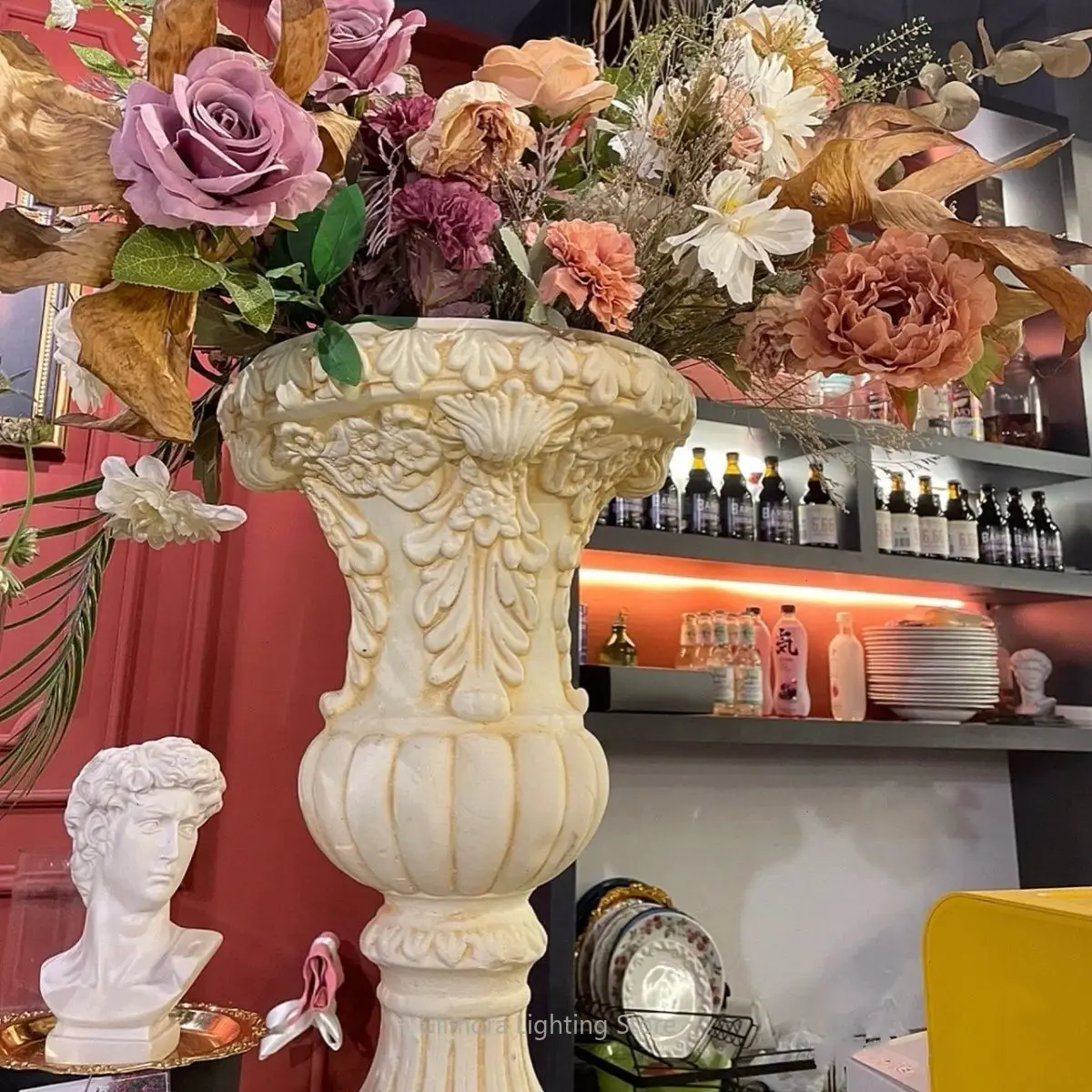 Home Decoration Villa Retro Wedding Road Decoration European Style Relief Flower Pot High-end Balcony Garden Courtyard