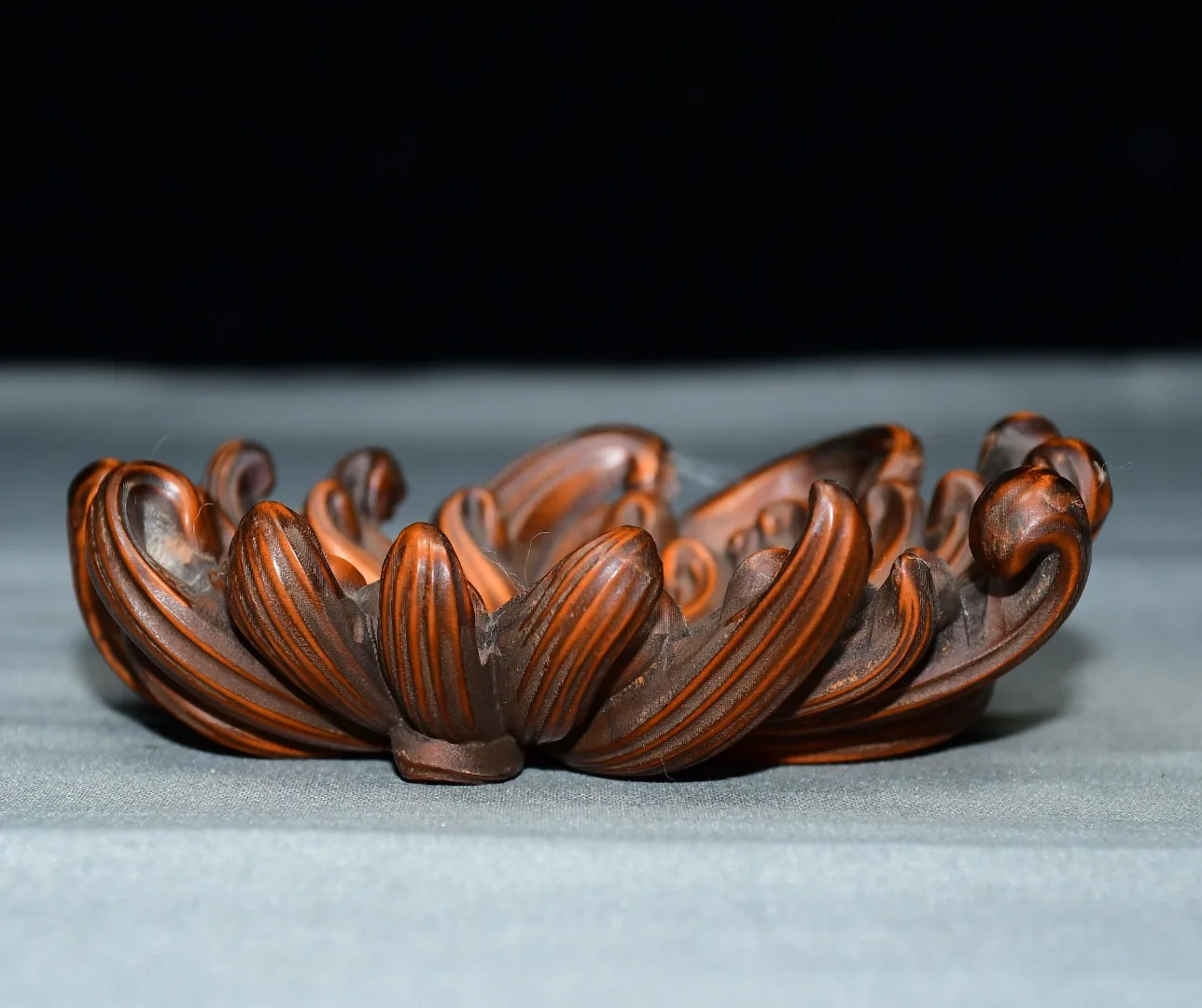 collezione-da-4-pollici-scovolino-a-forma-di-crisantemo-in-legno-di-bosso-antico-bruciatore-di-incenso-a-petali-di-crisantemo-ornamenti-wenfang-per-accumulare-ricchezza