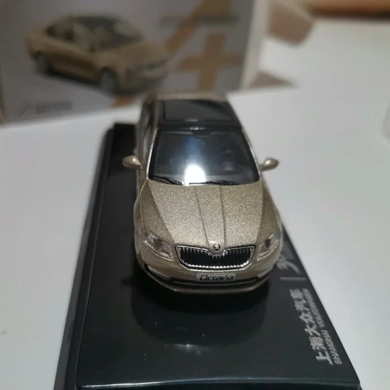 Diecast Alloy 1/64 Skoda Octavia Sedan Car Model 30th Anniversary Edition Adult Classic Collection Static Display Boy Toy