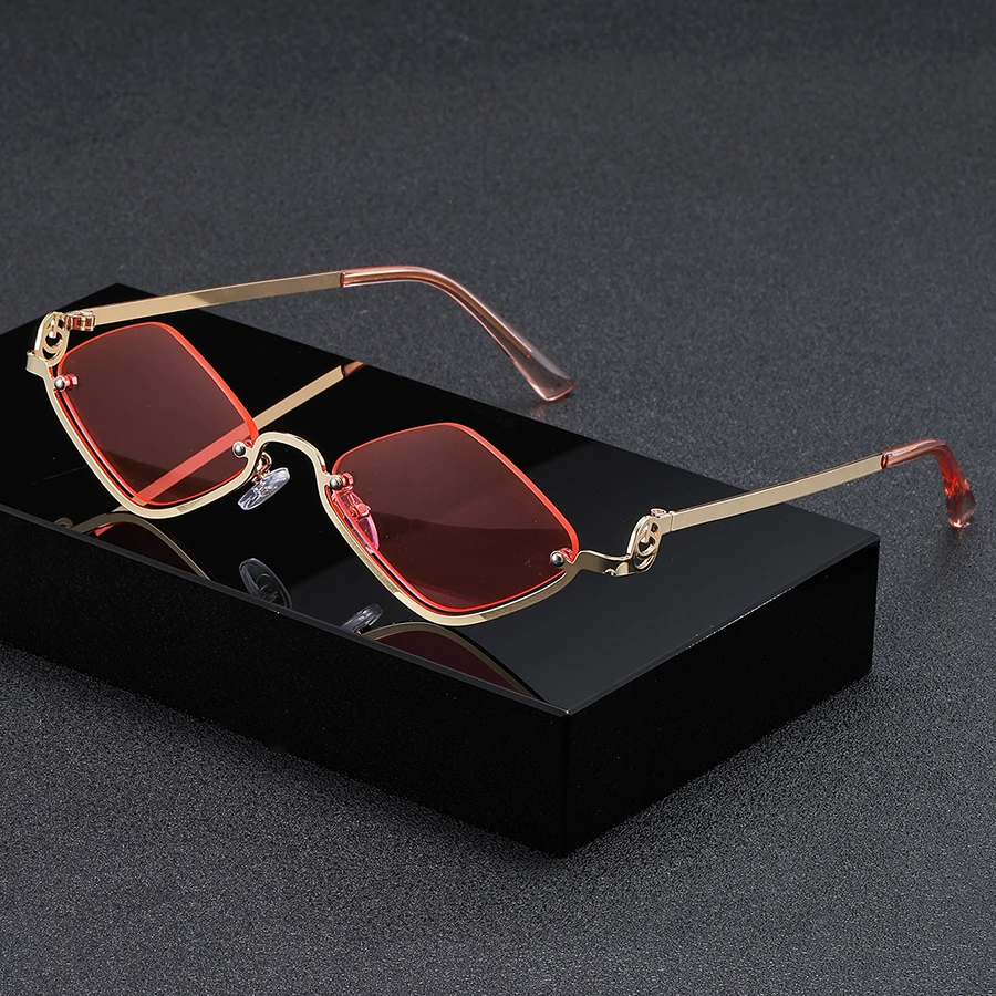 نظارات عصرية بنصف إطار على شكل ألماس على طراز Cyberpunk، نظارات معدنية للرجال والنساء، نظارات راقية عصرية بإطار صغير