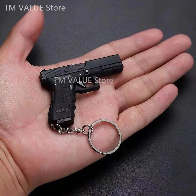 

Neue 1:3 17 Pistole Miniatur Modell Keychain Voller Metall Shell Werfen Legierung Boy lieblings Geburtstag Geschenk