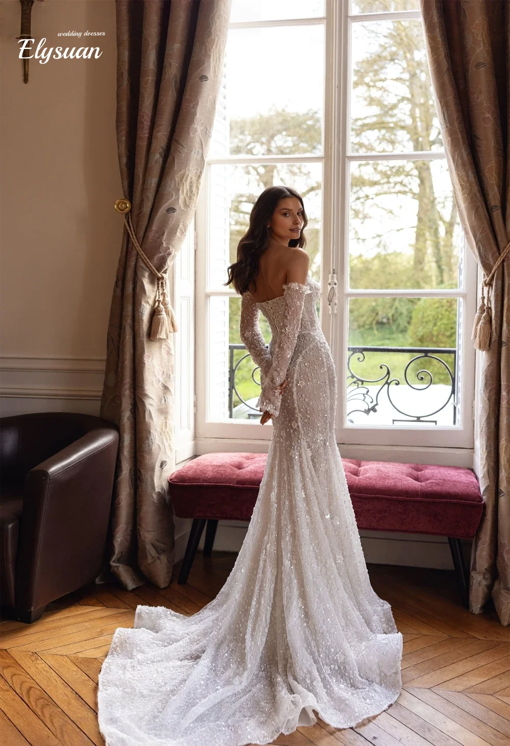 Abito da sposa scintillante personalizzato a sirena con applicazioni lucide di perle che bordano abito da sposa a maniche lunghe Abiti da sposa