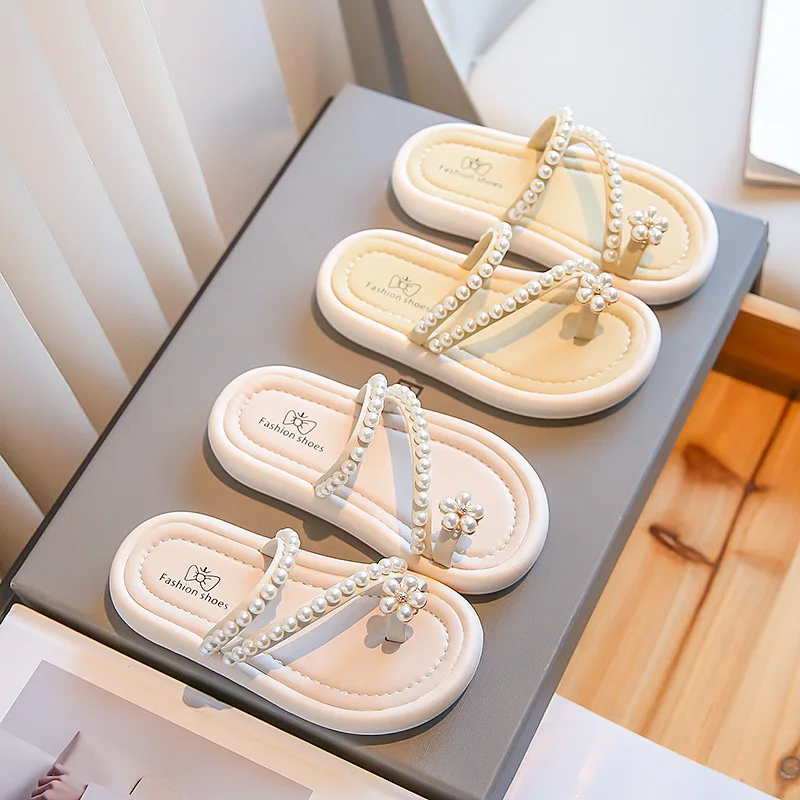 

Лето 2022, милые тапочки с одним словом для девочек, корейская версия нескользящих дышащих тапочек с жемчужным носком и цветком