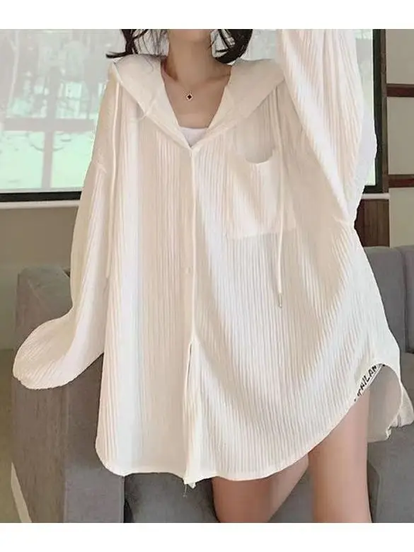 

Свободное длинное женское солнцезащитное пальто irt, новинка лета, корейская версия, модное пальто с капюшоном и кондиционером Lazy Sle