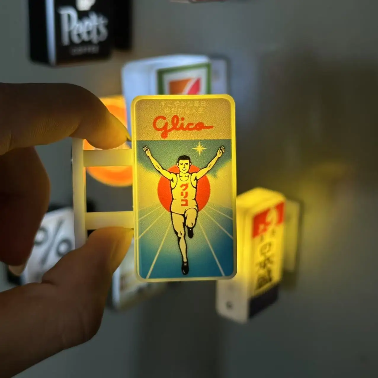 العالم مقهى لافتات مغناطيس الثلاجة صندوق مضيء ساكي متجر النبيذ ديكور المنزل Peets Illy Arabica عرض الشعار المجلس #5