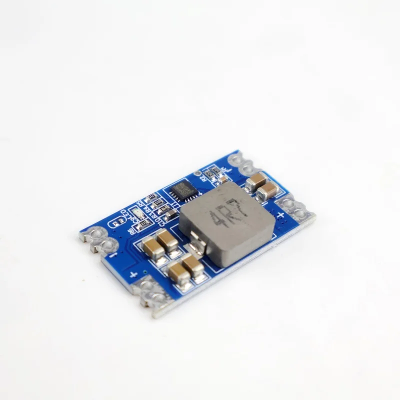 4 Stück DC-DC mini560 5A Abwärtsspannungsregler-Leistungsmodul, hocheffizienter Ausgang 3,3 V/5 V/9 V/12 V