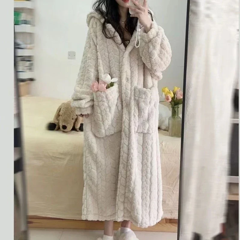 Autumn Winter Long Warm Bath Robes for Women Cute Thick Coral Velvet Homewear Long Nightfowns Hooded Sleepwear Ladies Loungwear