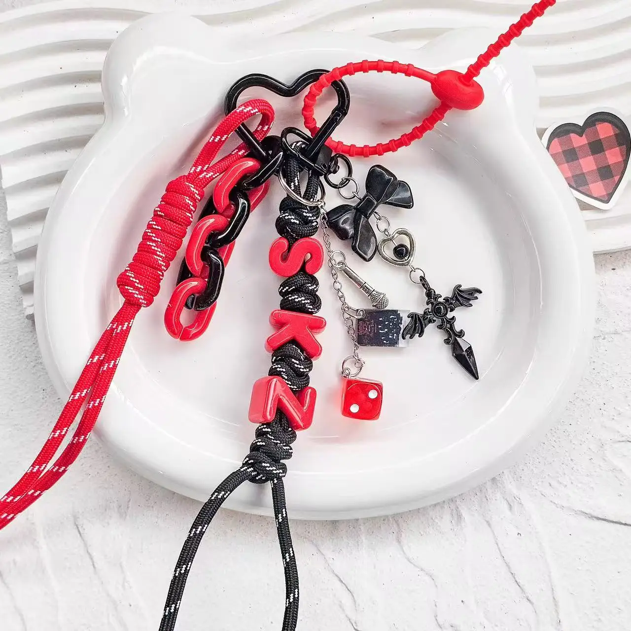 

Оптовая продажа SKZOO INS: Брелок-подвеска в стиле Kpop Stray Kids MIU, черно-красный, быстрая доставка, креативные подарки