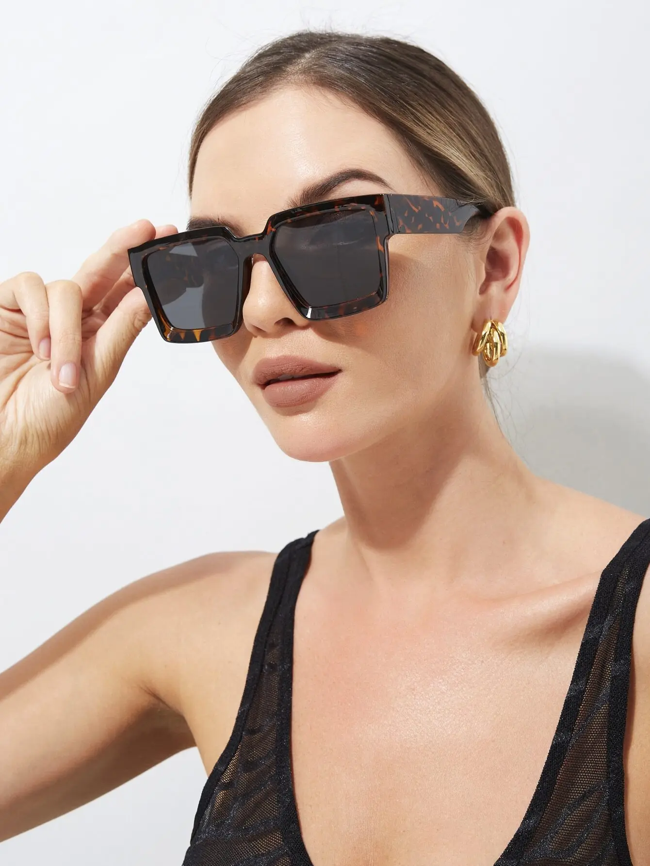 Women's Oversized Square Frame Tortoiseshell Print Sunglasses