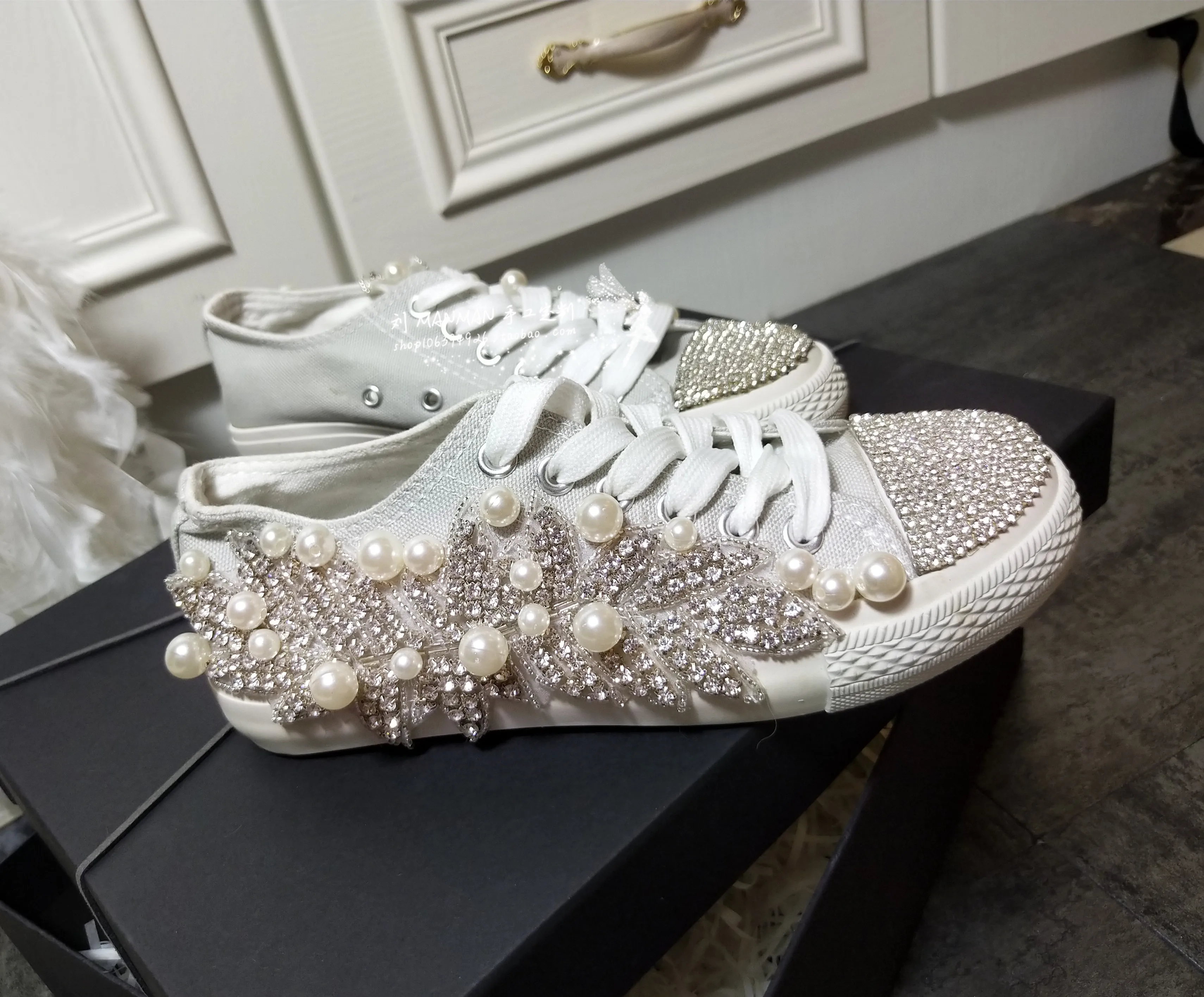 New Diamond-encrusted Canvas Shoes Flat Shoes Pearl Diamond-encrusted Handmade Shoes