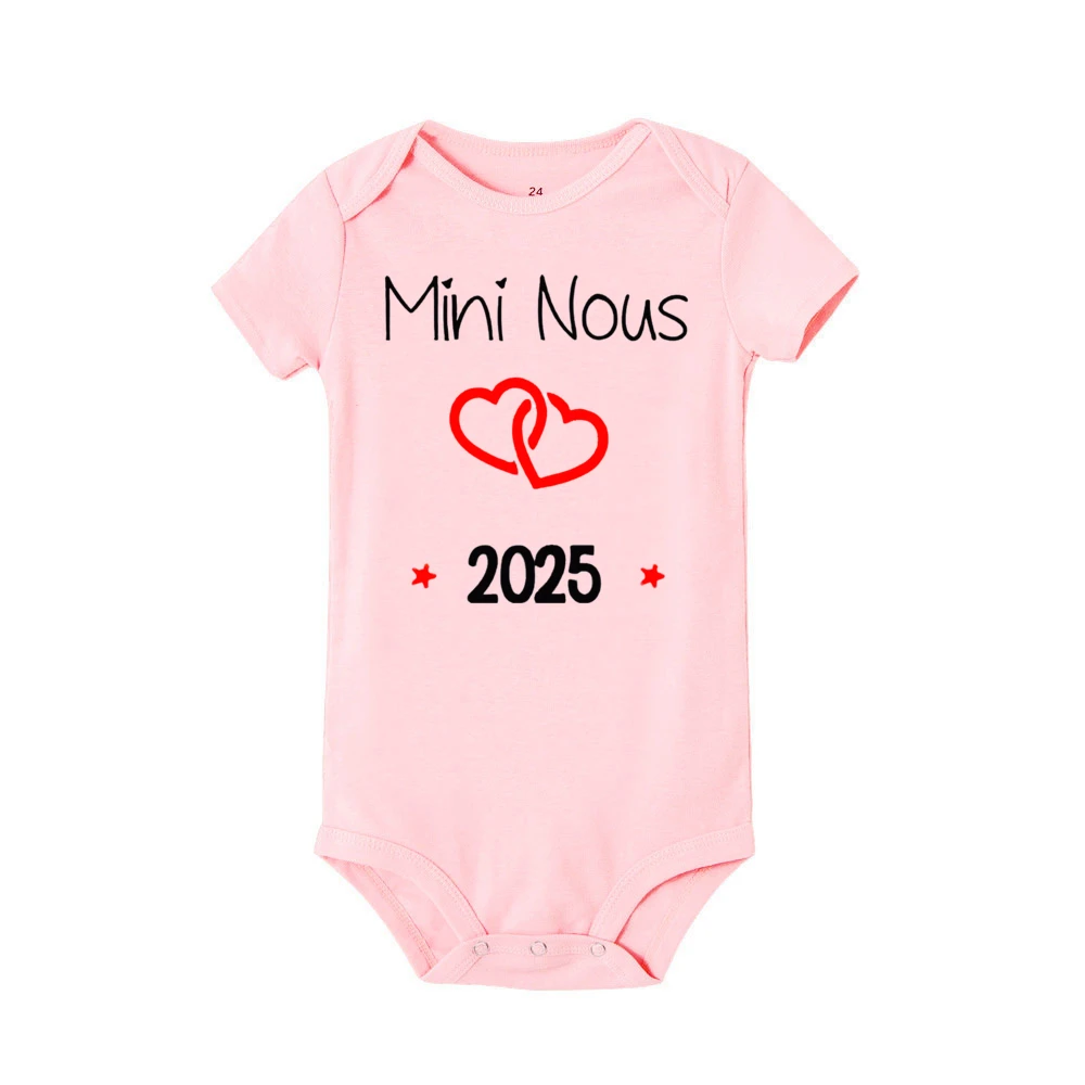 Mini Nous 2025 Print Baby Bodysuit Pregnancy Announcement Outfit Newborn Short Sleeve Romper Toddler Jumpsuit Infant Shower Gift