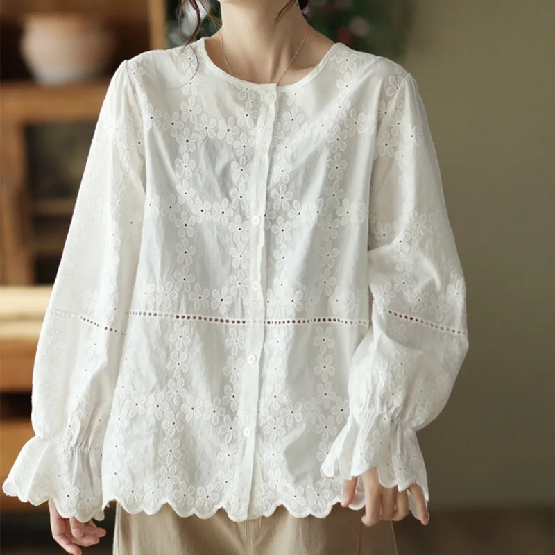 New Autumn Cotton Shirts Women Round Collar Tops Girl Long Sleeve Floral Embroidery Hollow Out Casual Blouses Spring T30409QM