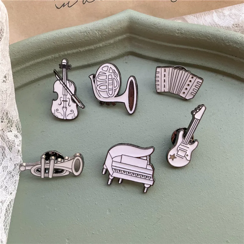 Creative White Piano Instrument Enamel Brooch Simple Music Hobby Violin Guitar Coat Badge For Women Lapel Gifts Jewelry