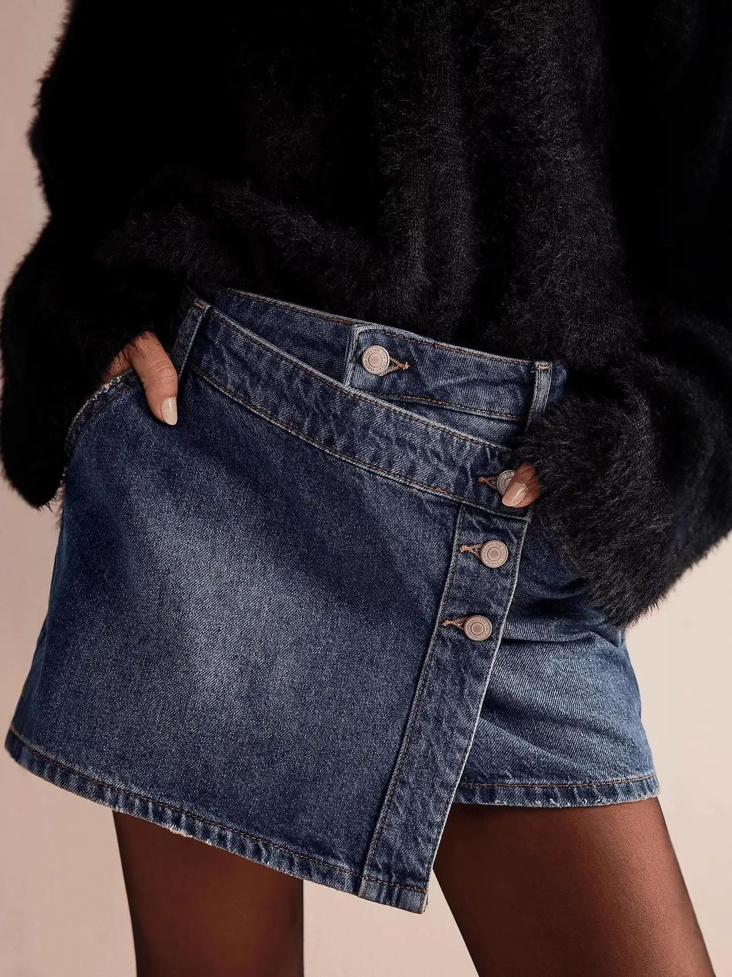 Street Style Asymmetric Skinny Denim Shorts for Women High Waist Straight Leg Jeans Casual Summer Fashion Trendy Hot Girl