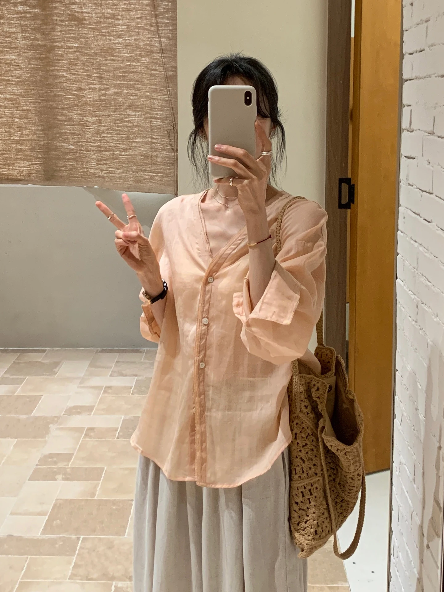 

Loose Fit Linen Long Sleeve Shirt Women's Thin V-Neck Top Korean Style Spring Summer New Arrival Sun Protection Fashion
