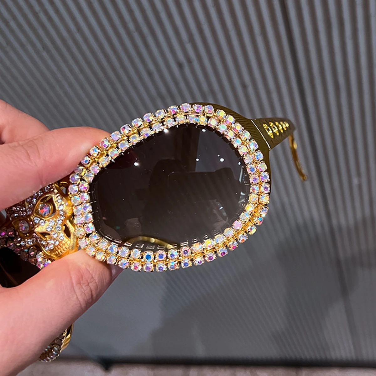 Luksusowe designerskie okulary przeciwsłoneczne Disco Kobiety 60s Rock Star Cool Golden Heavy Metal Skull Luksusowe męskie okulary przeciwsłoneczne Cosplay Party Glasses — zdjęcie 4