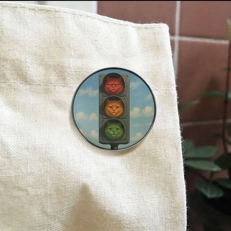 Funny Cat Traffic Light UV Printing Pin Humor Art Red Orange Green Cat Face Signal Lamp Creative Badge Brooch Lapel Jewelry Gift