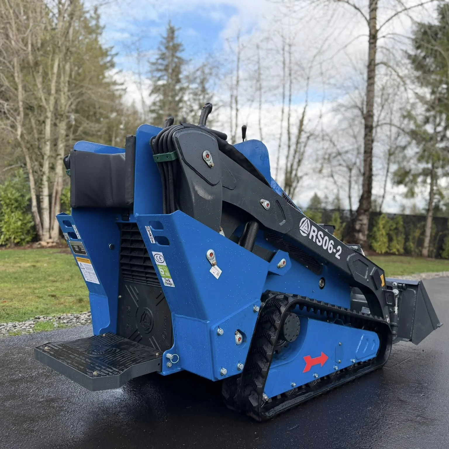 Urban Landscaping Track Type Skid Steer Loader Compact Mini Skid Steer Loader with Multi Attachments for Farm Handling