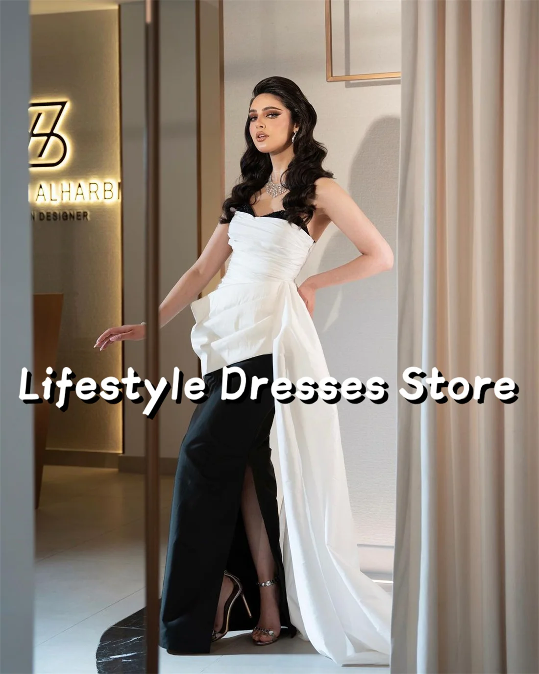 

Vintage Black White Taffeta Evening Dresses Ruched Long Tail Sleeveless Arabia Prom Formal Gowns Strapless Party Dress